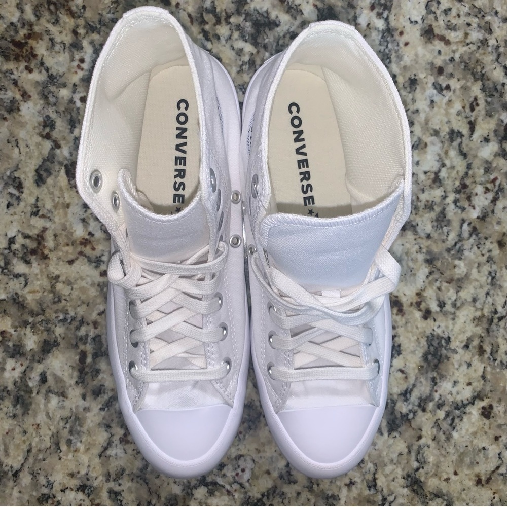 Converse - Picture 2 of 6